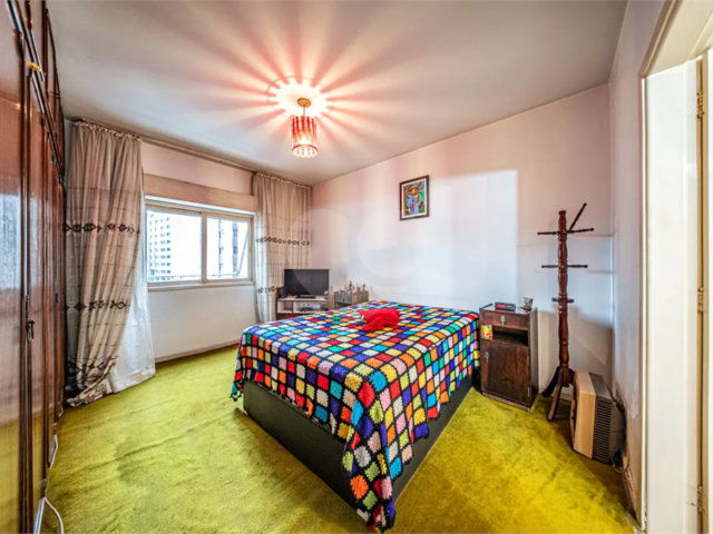 Apartamento à venda com 3 quartos, sendo 1 suíte,  em Vila Mariana, São Paulo, SP