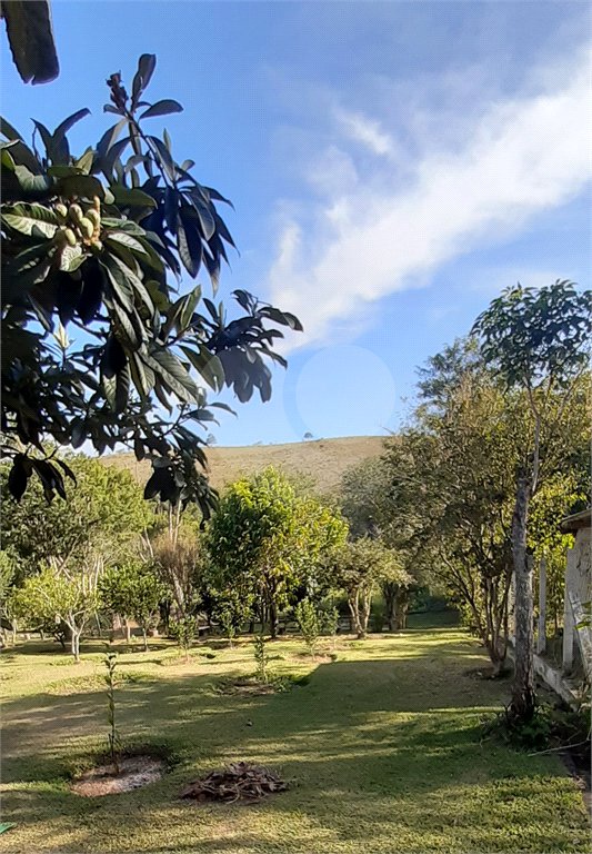 Casa à venda com 4 quartos, sendo 1 suíte, no Centro, Bom Jesus dos Perdões, SP