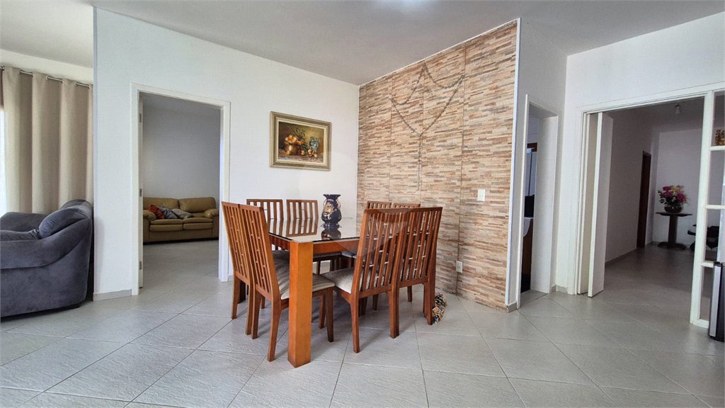 Casa à venda com 5 quartos, sendo 4 suítes, no condomínio Terras de Lucas, Sorocaba - SP