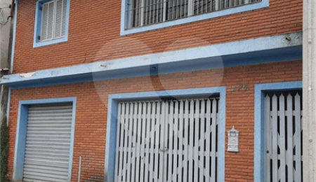 Sobrado à venda com 3 suítes em Luiz Fagundes, Mairiporã, SP