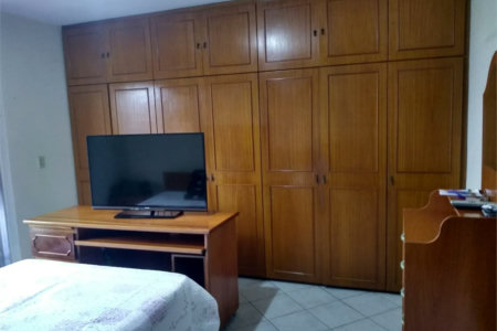 Casa à venda com 5 quartos, sendo 1 suíte, em Vila Fazzeoni, São Paulo, SP