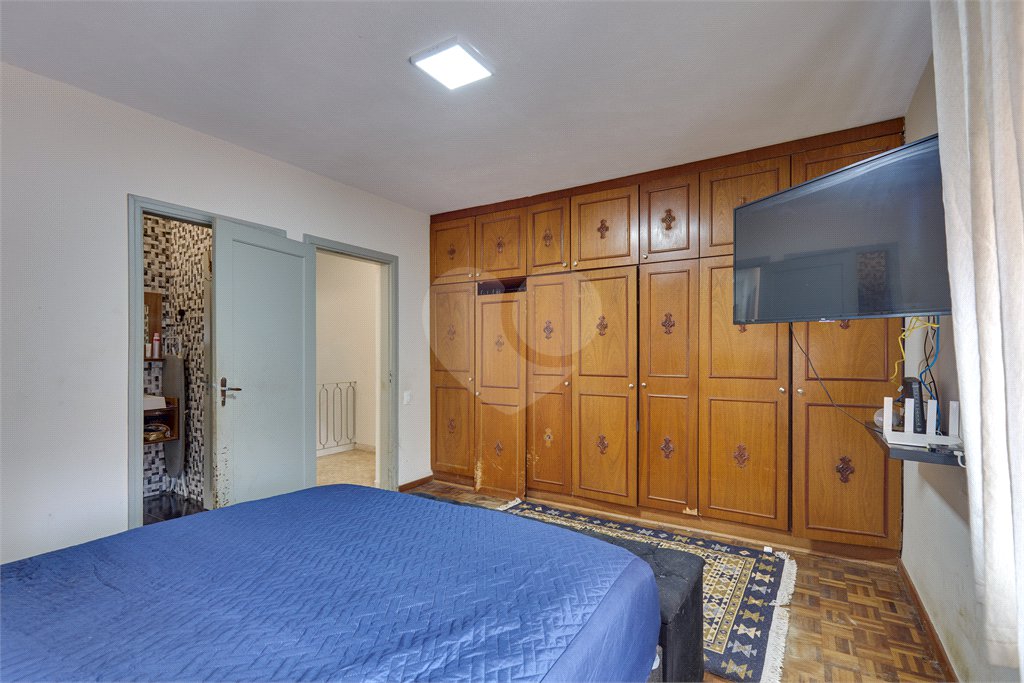 Casa à venda com 5 quartos, sendo 3 suítes, em Santo Amaro, São Paulo, SP