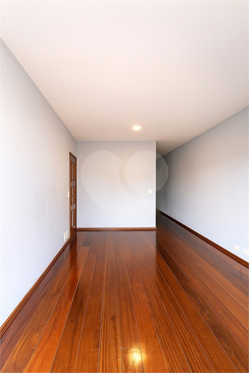 Sobrado à venda com 4 quartos, sendo 1 suíte, em Jardim Prudência, São Paulo, SP
