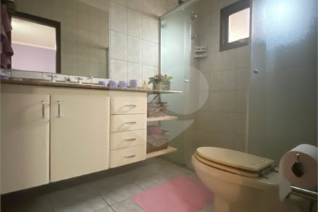 Casa à venda com 4 suítes no condomínio Vale da Santa Fé, Vinhedo - SP