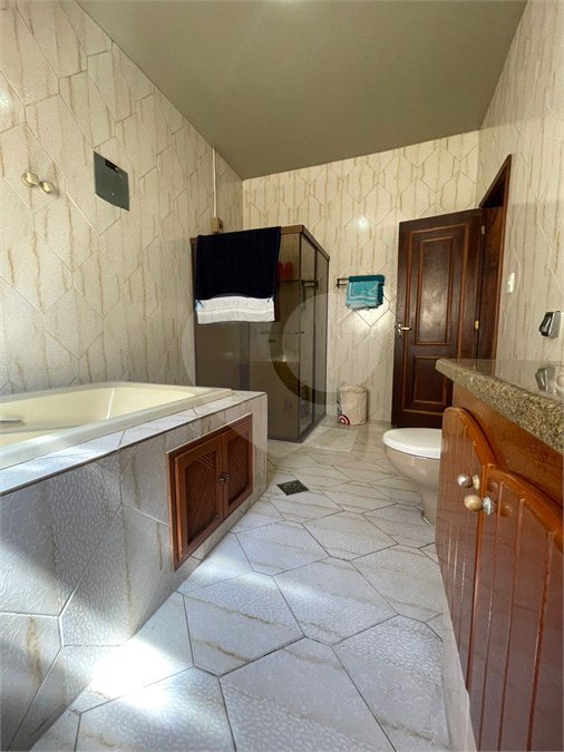 Casa Térrea à venda com 5 quartos, sendo 2 suítes, em Campo Grande, Rio de Janeiro, RJ