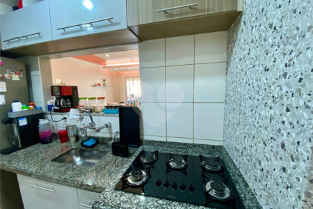 Apartamento à venda com 3 quartos, sendo 1 suíte,  em Saúde, São Paulo, SP