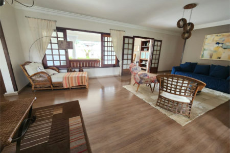 Casa à venda com 7 quartos, sendo 1 suíte, em Condomínio Flamboyant-b, Atibaia, SP