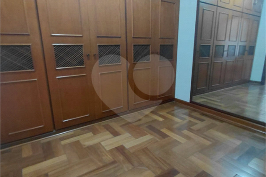 Casa à venda com 4 suítes no condomínio Ville Bourghese, São Paulo - SP
