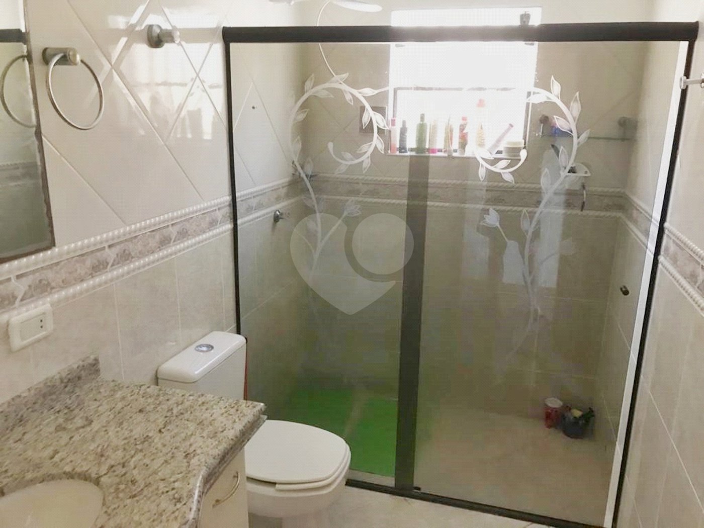 Sobrado à venda com 4 quartos em Parque Vitória, São Paulo, SP
