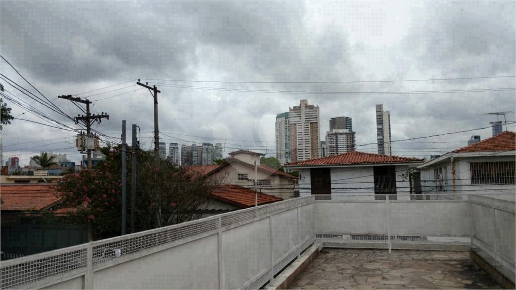 Sobrado à venda com 3 quartos, sendo 1 suíte, em Brooklin Paulista, São Paulo, SP