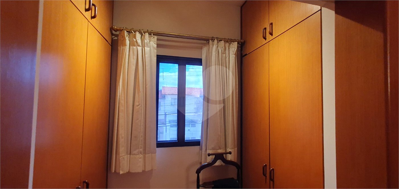 Sobrado à venda com 4 quartos, sendo 2 suítes, em Moema, São Paulo, SP