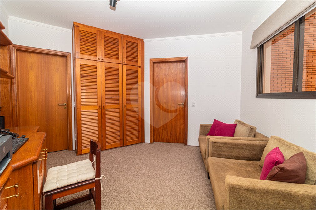 Apartamento à venda com 4 quartos, sendo 2 suítes, em Campo Belo, São Paulo, SP