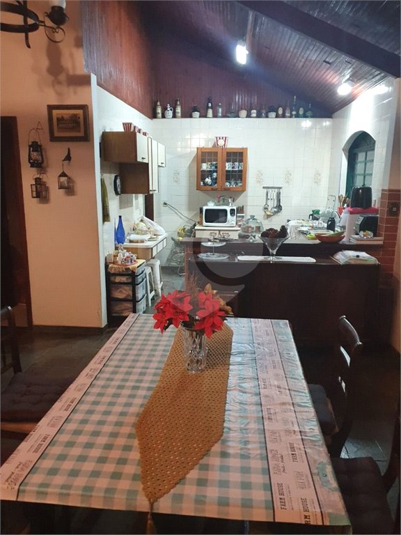 Sítio à venda com 6 quartos, sendo 5 suítes,  em Curral, Ibiúna, SP