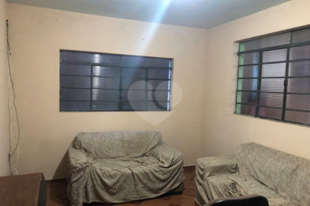 Casa à venda com 3 quartos, sendo 1 suíte,  em Vila Romão, Salto, SP