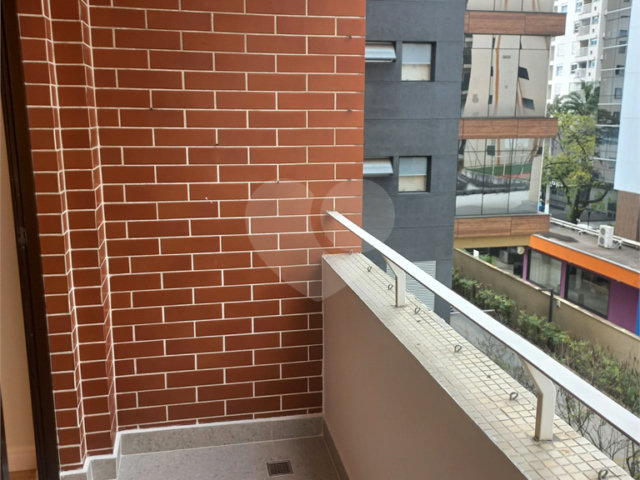Apartamento à venda com 2 quartos, sendo 1 suíte,  em Vila Olímpia, São Paulo, SP