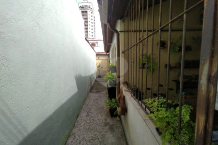 Casa à venda com 6 quartos, sendo 2 suítes, em Chora Menino, São Paulo, SP