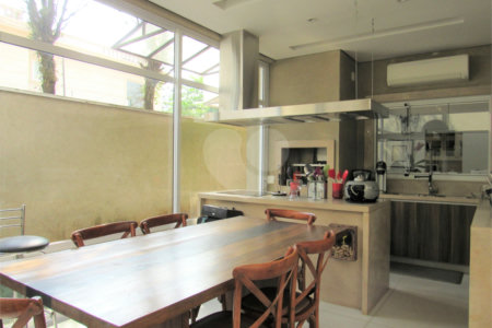 Casa à venda com 4 suítes no condomínio Dolce Villa, São Paulo - SP