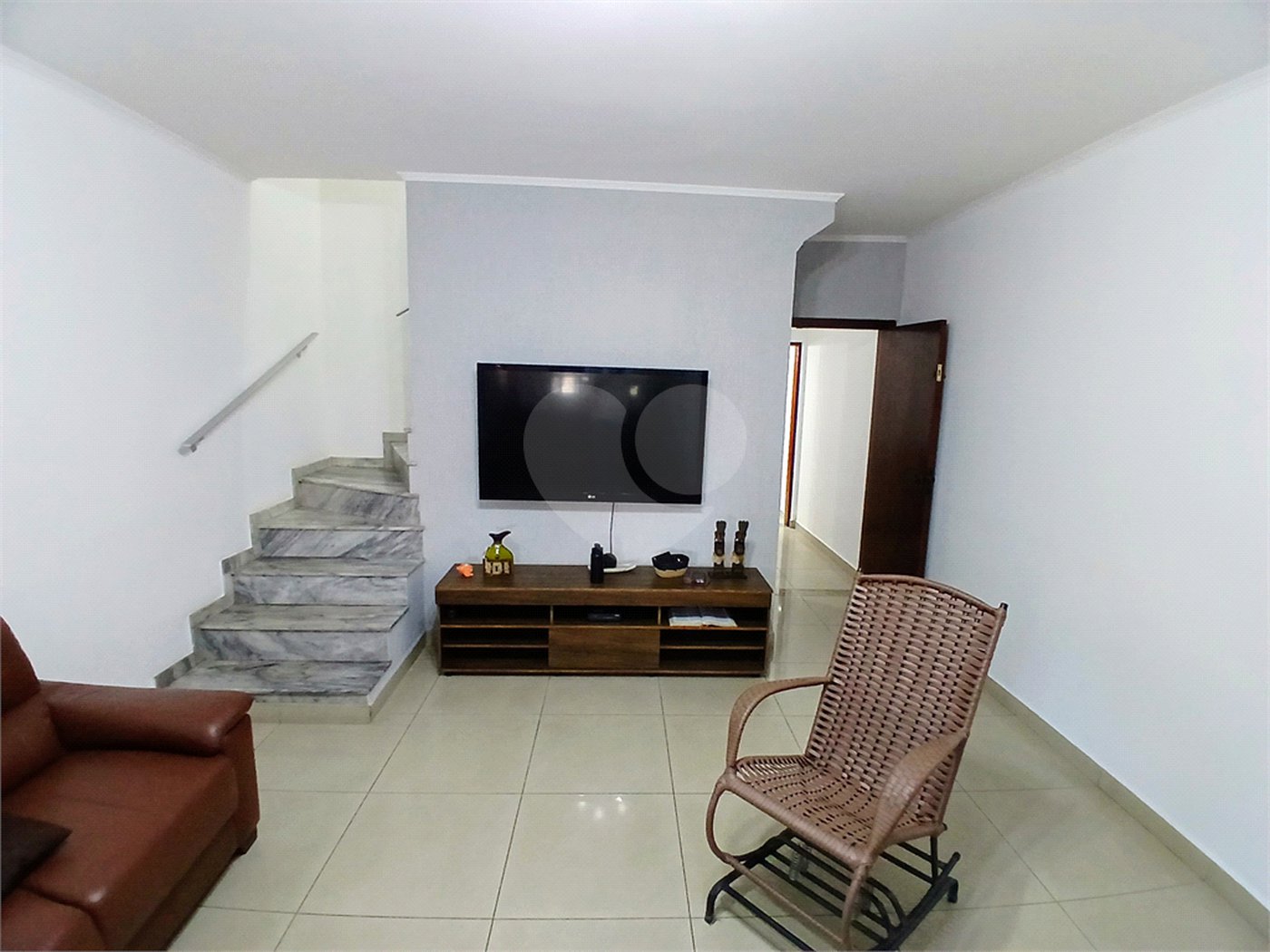 Sobrado à venda com 3 quartos, sendo 1 suíte,  em Tremembé, São Paulo, SP
