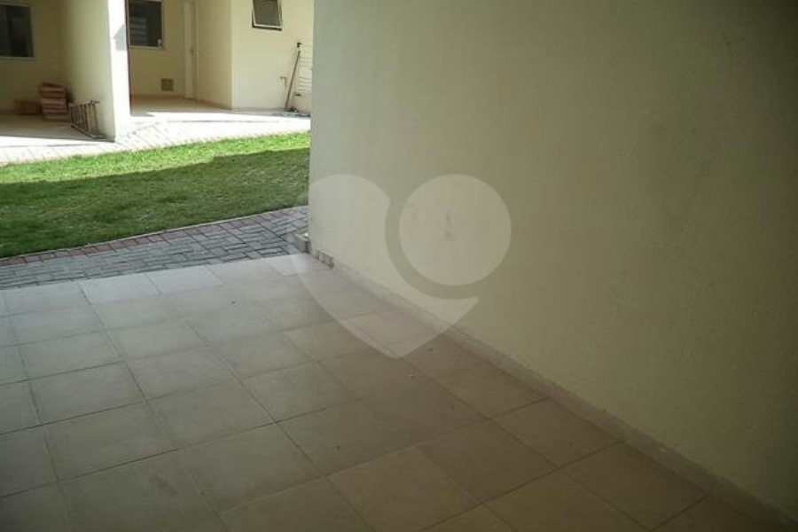 Casa à venda com 2 suítes no condomínio Villagio da Serra, São Paulo - SP