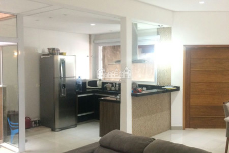 Casa à venda com 2 suítes em Nova Cerejeira, Atibaia, SP
