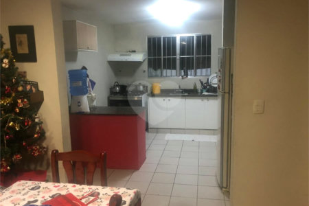 Casa à venda com 4 quartos em Vila Lageado, São Paulo, SP