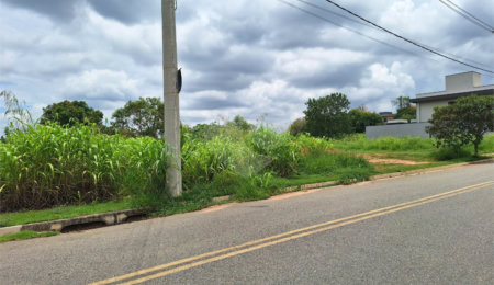Terreno à venda com 1 suíte em Pinheirinho, Vinhedo, SP