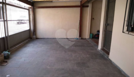 Casa Térrea à venda com 4 quartos, sendo 1 suíte,  em Vila Nivi, São Paulo, SP