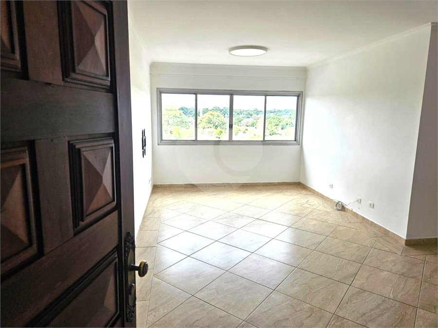 Apartamento para alugar com 3 quartos, sendo 1 suíte, em Alto da Boa Vista, São Paulo, SP