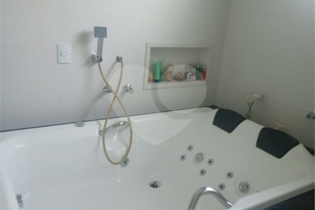 Casa à venda com 4 suítes no condomínio Villaggio Capriccio, Louveira - SP