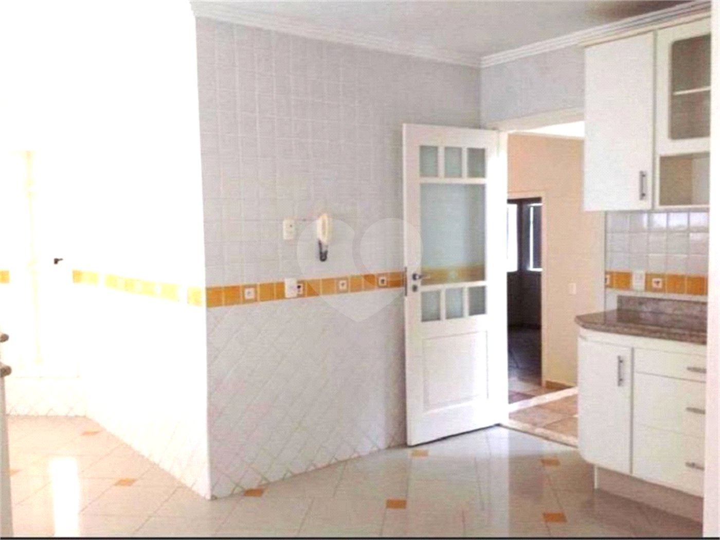 Casa à venda com 4 quartos, sendo 2 suítes, no condomínio Bosque de Grevilea, Vinhedo - SP