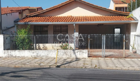 Casa à venda com 3 quartos, sendo 1 suíte,  em Jardim Leocádia, Sorocaba, SP
