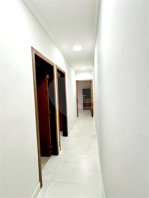 Casa térrea para venda com 02 dormitórios e 02 vagas de garagem em Atibaia