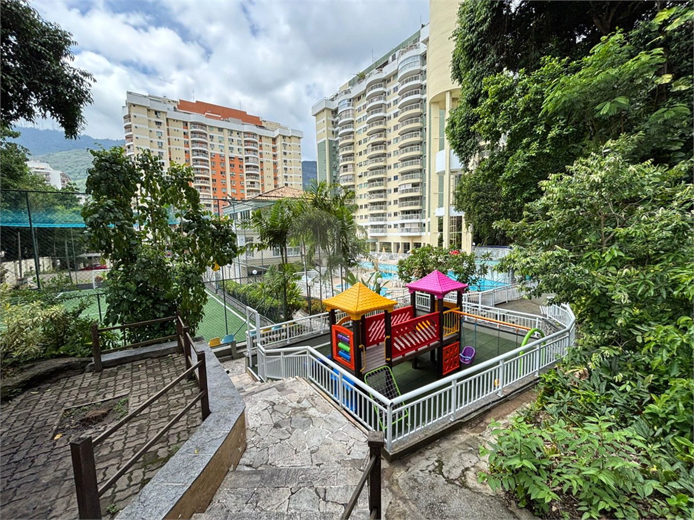 Cobertura à venda com 4 quartos, sendo 2 suítes,  em Tijuca, Rio de Janeiro, RJ