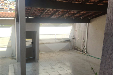 Sobrado à venda com 4 quartos, sendo 1 suíte, em Chácara Jafet, Mogi das Cruzes, SP