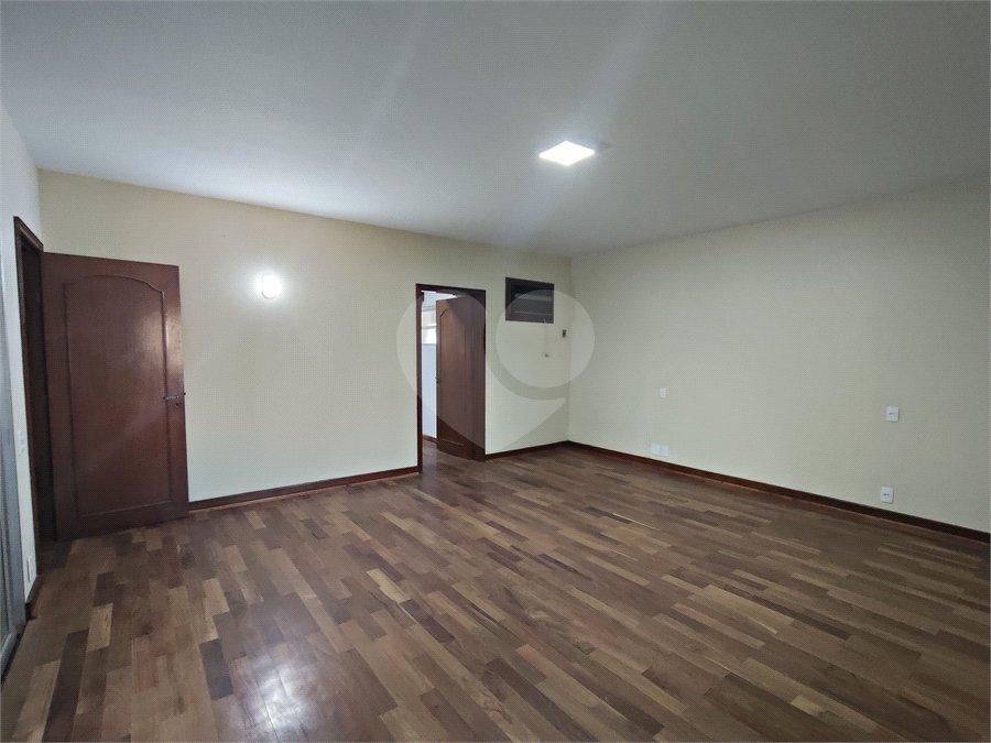 Casa à venda ou para alugar com 5 quartos, sendo 3 suítes, em Vila Maria, Itapetininga, SP