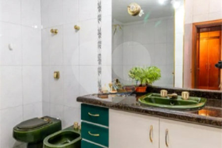 Sobrado à venda com 5 quartos, sendo 4 suítes, em Vila Galvão, Guarulhos, SP