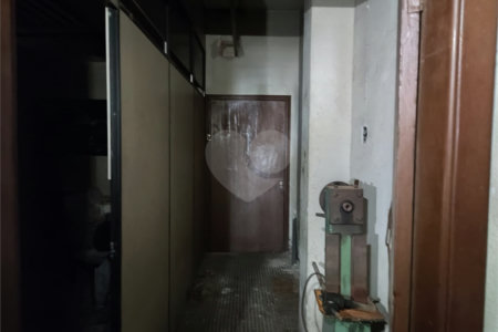 Casa à venda com 4 quartos em Vila Anastácio, São Paulo, SP