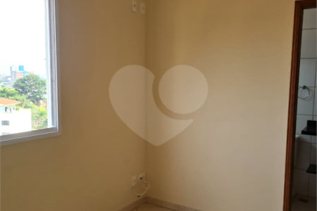 Apartamento no Condomínio Monte Verde.