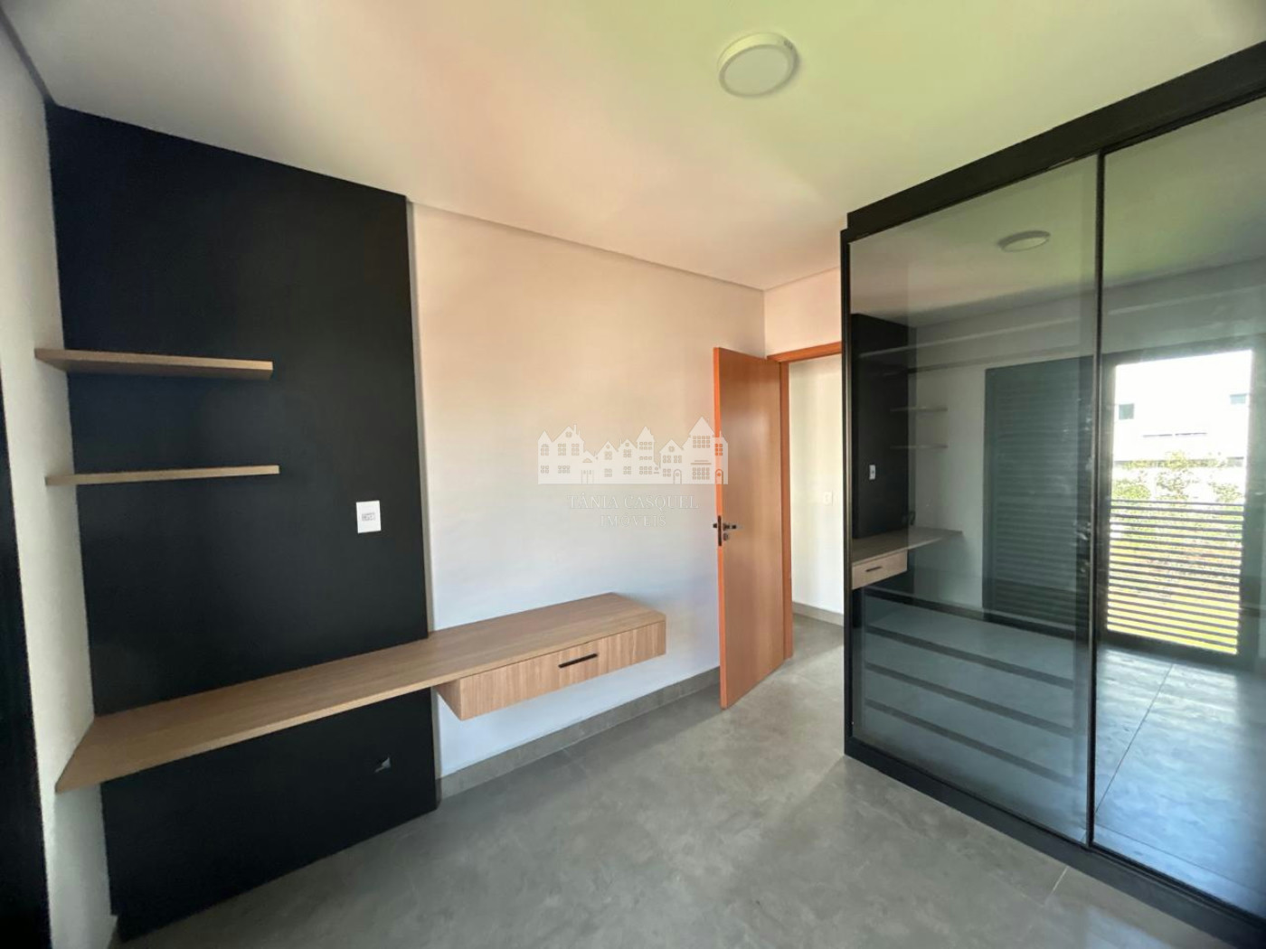 Apartamento à venda com 3 quartos, sendo 1 suíte, no centro de Atibaia - SP