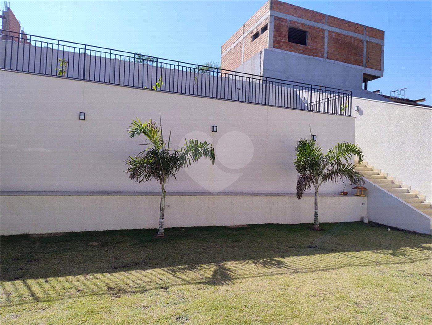 Casa à venda ou para alugar com 4 suítes no condomínio Itaporã, Atibaia - SP