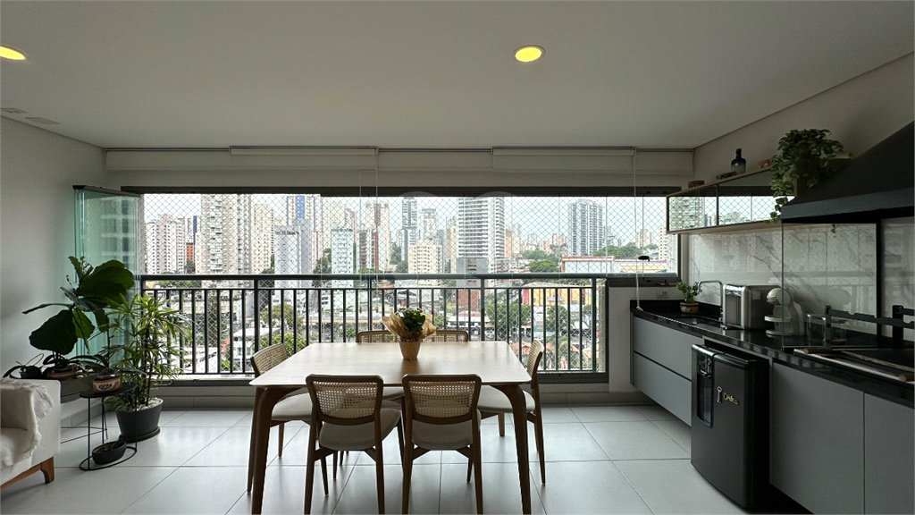Apartamento à venda com 3 suítes em Jardim Prudência, São Paulo, SP