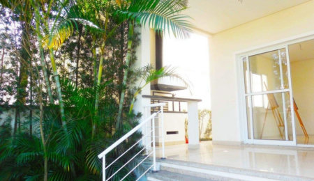 Casa à venda com 4 quartos, sendo 2 suítes,  no condomínio Bristol Village, São Paulo - SP