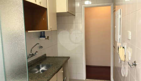 Apartamento à venda com 2 quartos, sendo 1 suíte,  em Vila Olímpia, São Paulo, SP