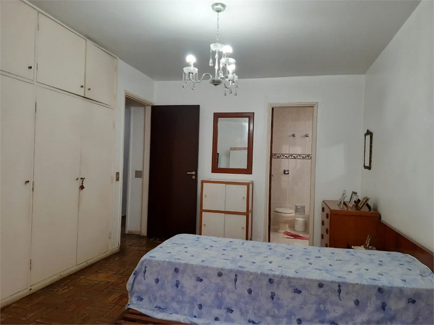 Casa à venda com 4 quartos, sendo 1 suíte, em Parque Continental, São Paulo, SP