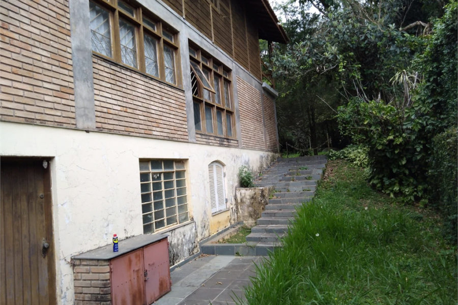 Casa à venda com 5 quartos, sendo 1 suíte, em Mantiqueira, Mairiporã, SP