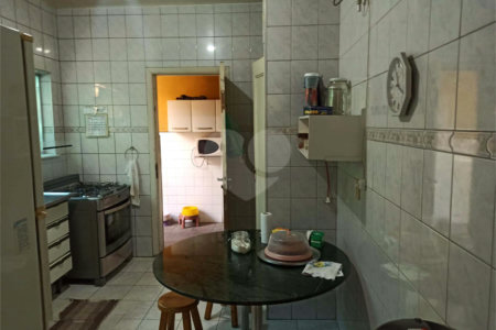 Casa à venda com 4 quartos, sendo 1 suíte, em Perdizes, São Paulo, SP