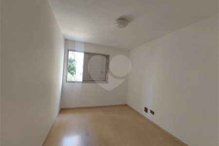Apartamento à venda com 3 quartos em Vila Ipojuca, São Paulo, SP