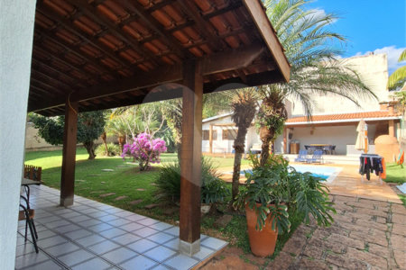 Casa para alugar com 3 quartos, sendo 1 suíte,  no condomínio Estância Marambaia, Vinhedo - SP