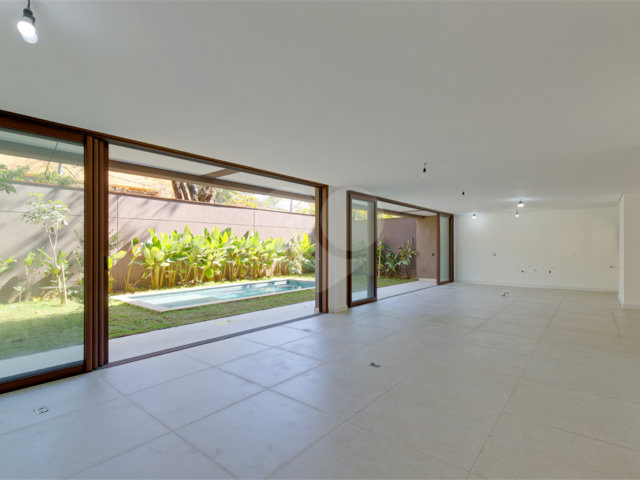 Casa à venda com 4 suítes no condomínio Casa Flora Badra, São Paulo - SP