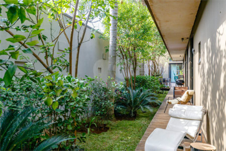 Casa à venda com 6 quartos, sendo 2 suítes,  em Santo Amaro, São Paulo, SP